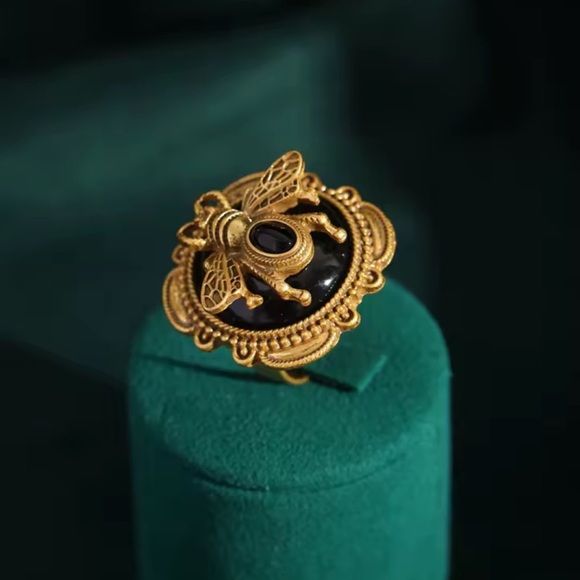 Antique Black Royal Bee Brass Ring - Picture 1 of 7
